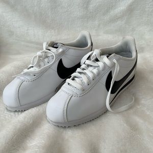 Nike Cortez size 8